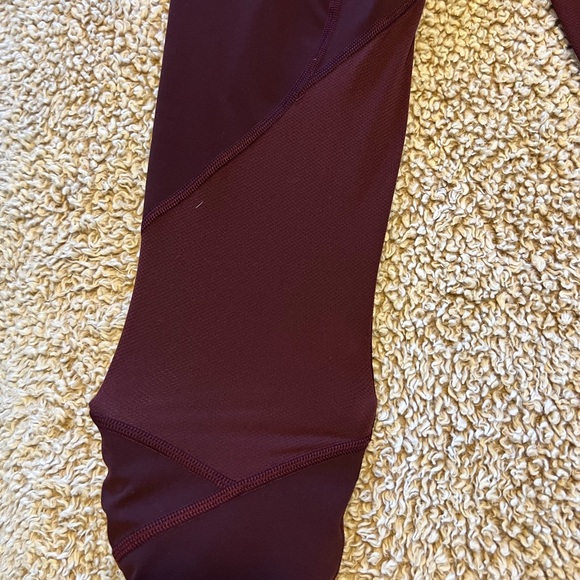 Invigorate high-rise crop lululemon leggings in red merlot - Picture 5 of 5